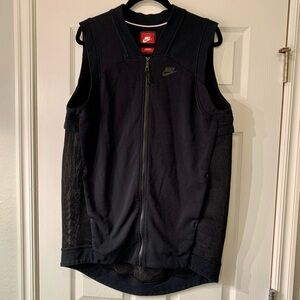 Nike Vest Adult Size L Black Tech Fleece Cocoon Mesh Full Zip 725846-010 Women